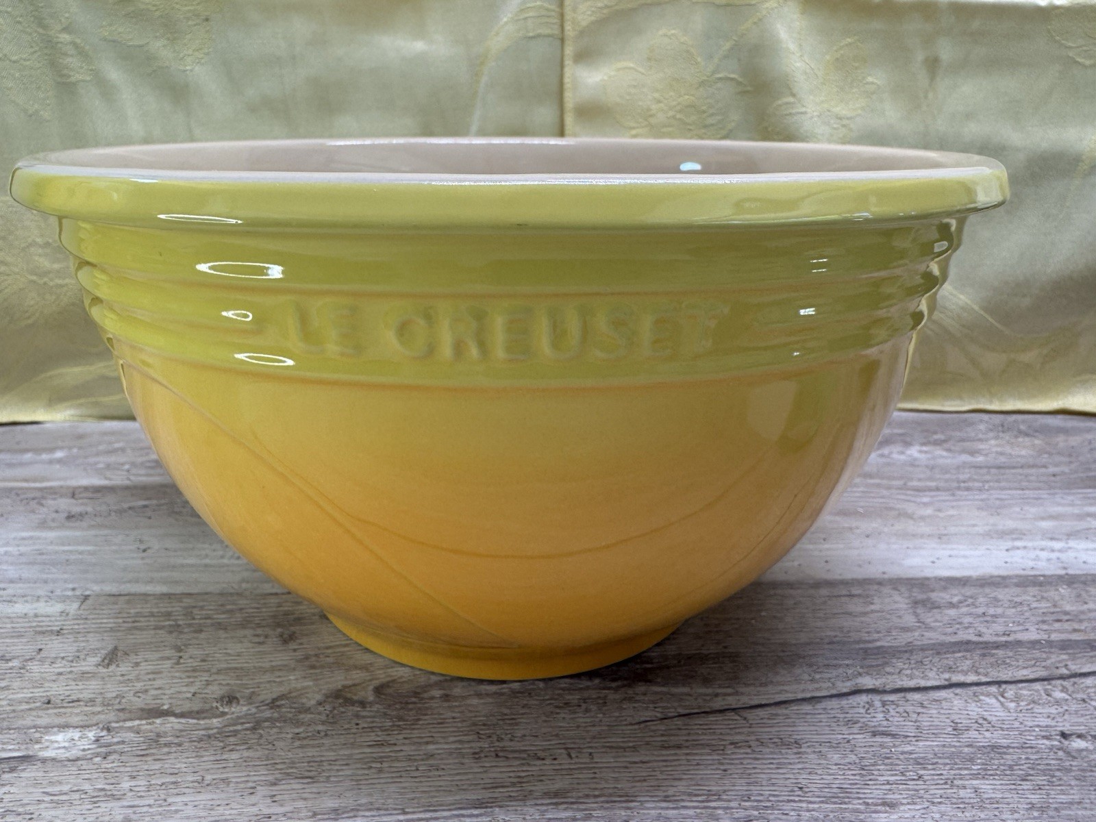 Le Creuset XL Mixing Bowl 4.4L 4.6 Qt Yellow Soleil Gradient RETIRED 12” CLEAN