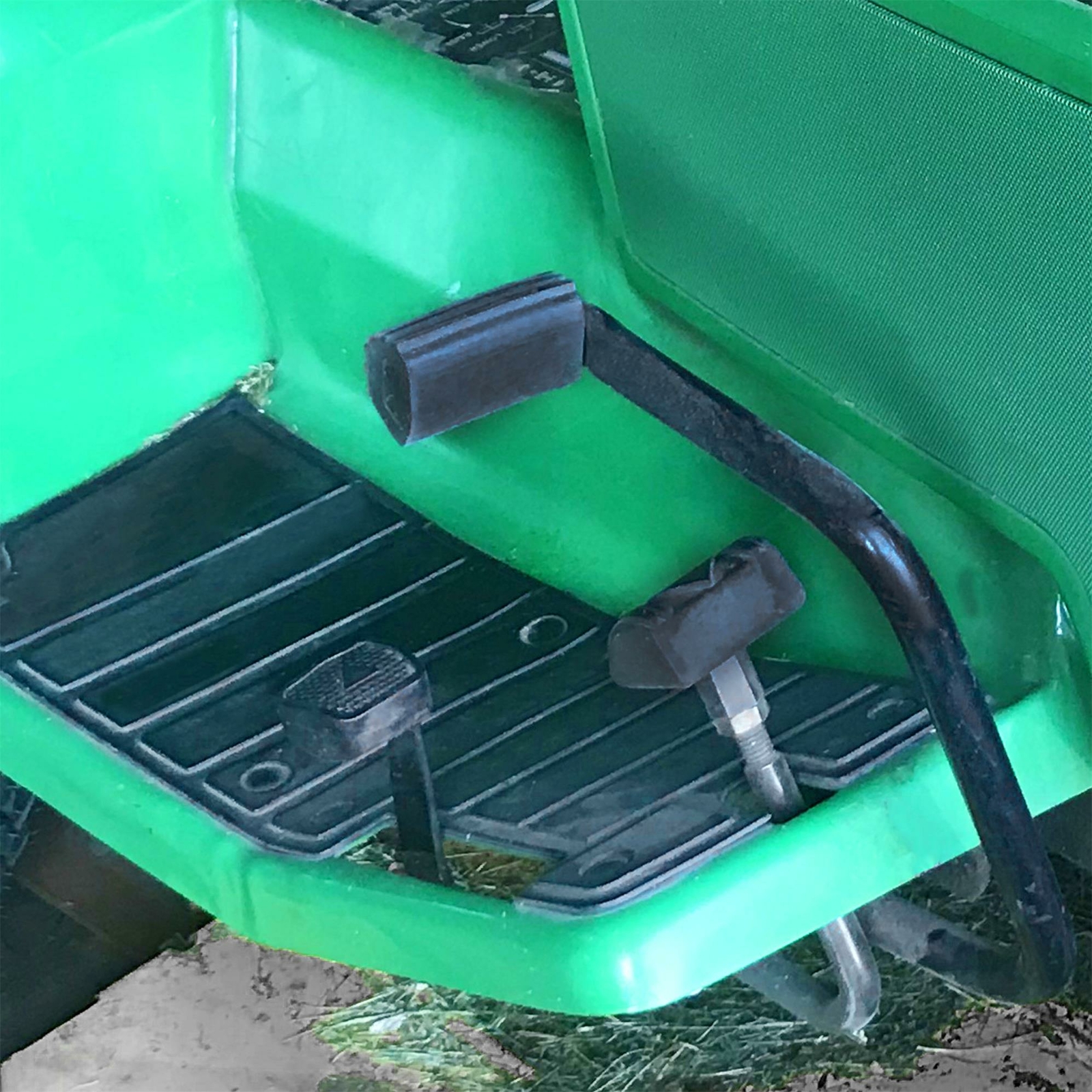 Reverse X-Pedal with Rubber Pad For John Deere 425-445-455 “Revised/Enhanced”