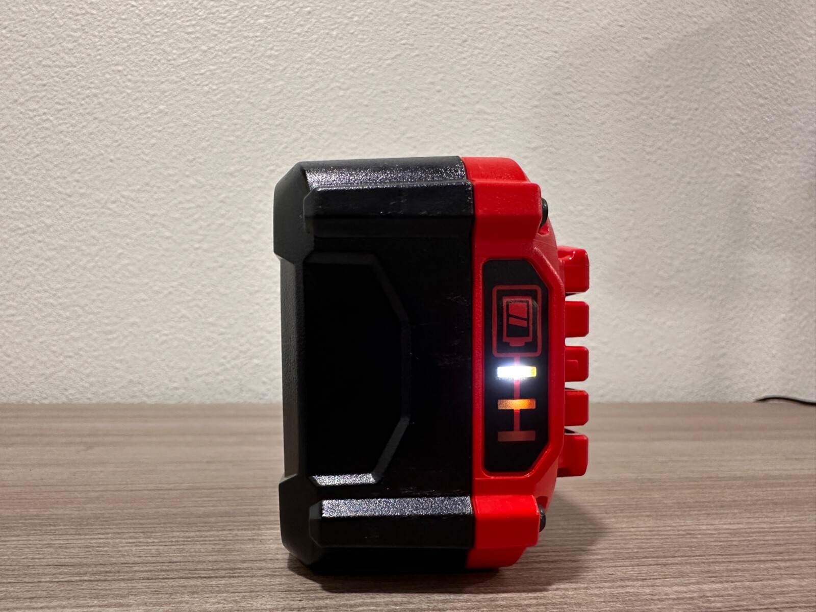 NEW Craftsman V20 20 Volt Max 4.0AH Lithium-Ion Battery CMCB204