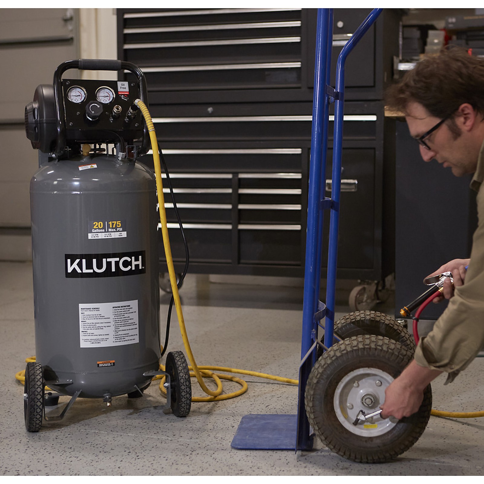 Klutch 20-Gallon Air Compressor, 2 HP, 120 Volts, 175 PSI, Model# 203001004001