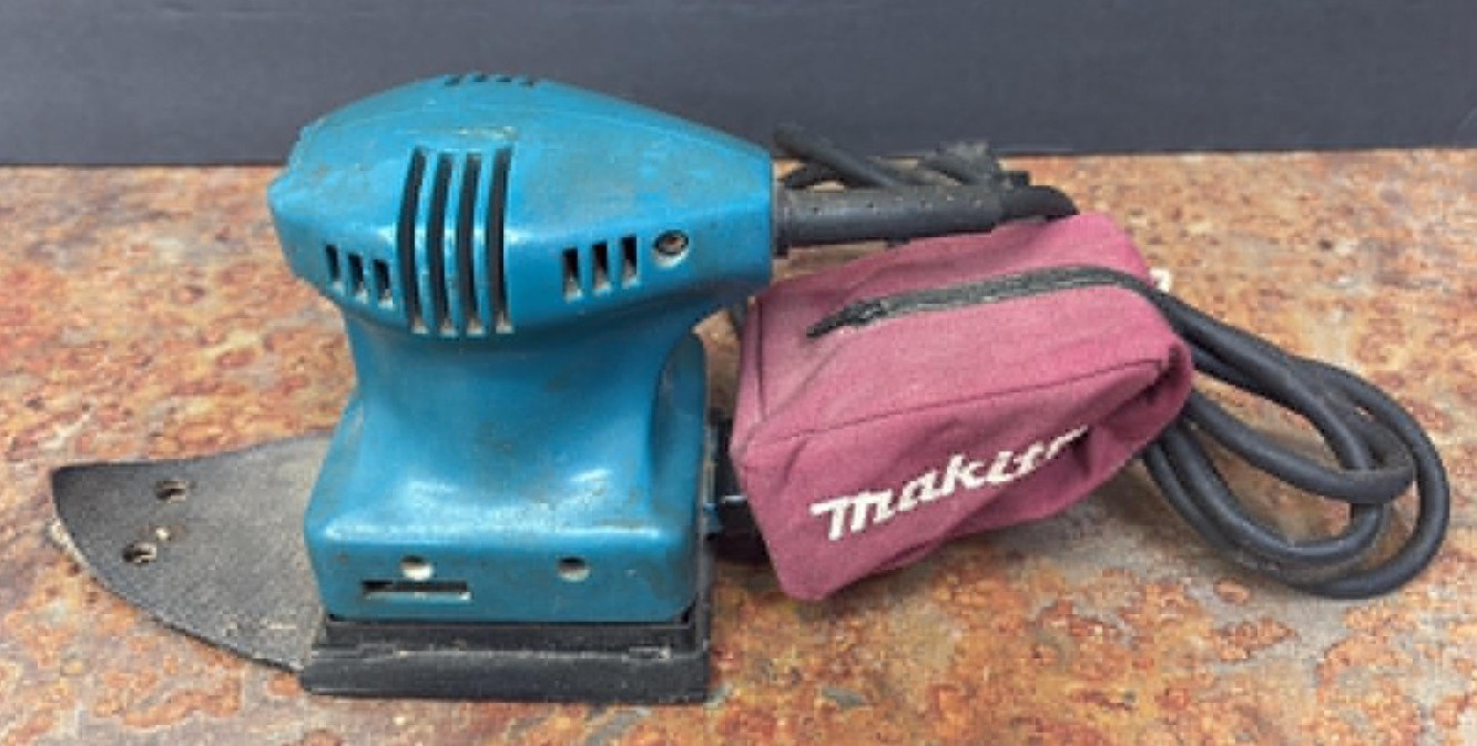 Makita Palm Hand Electric Finishing Sander Model #B04562 Free Shipping