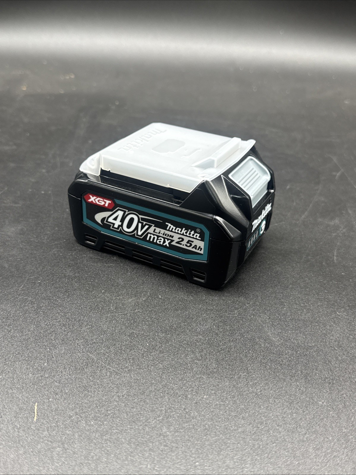 Makita BL4025 XGT 40V MAX 2.5 Ah LED Cordless Battery