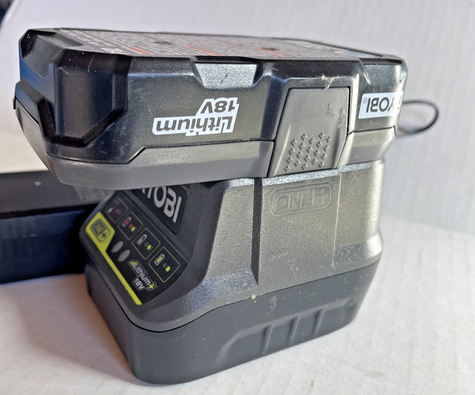 💥RYOBI ONE+ 18V Performance P102 1.5Ah Battery & P118B Charger