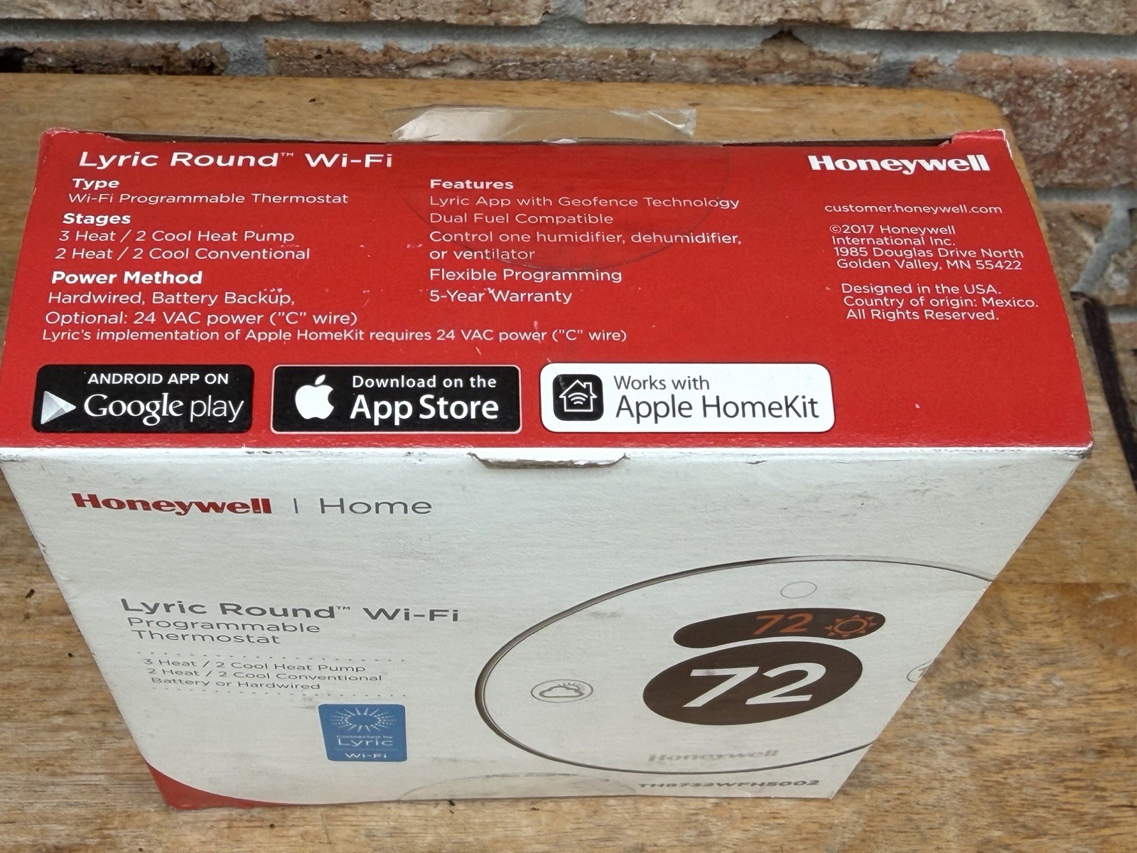 New in Box! Honeywell Lyric Round Wi-Fi Programmable Thermostat TH8732WFH5002