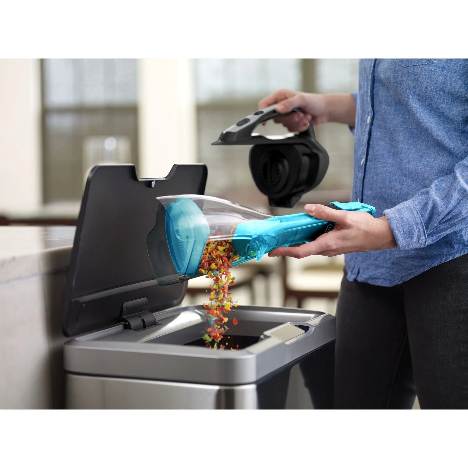 BLACK+DECKER dustbuster® detailer™ Cordless Hand Vacuum – HLVA315J00W