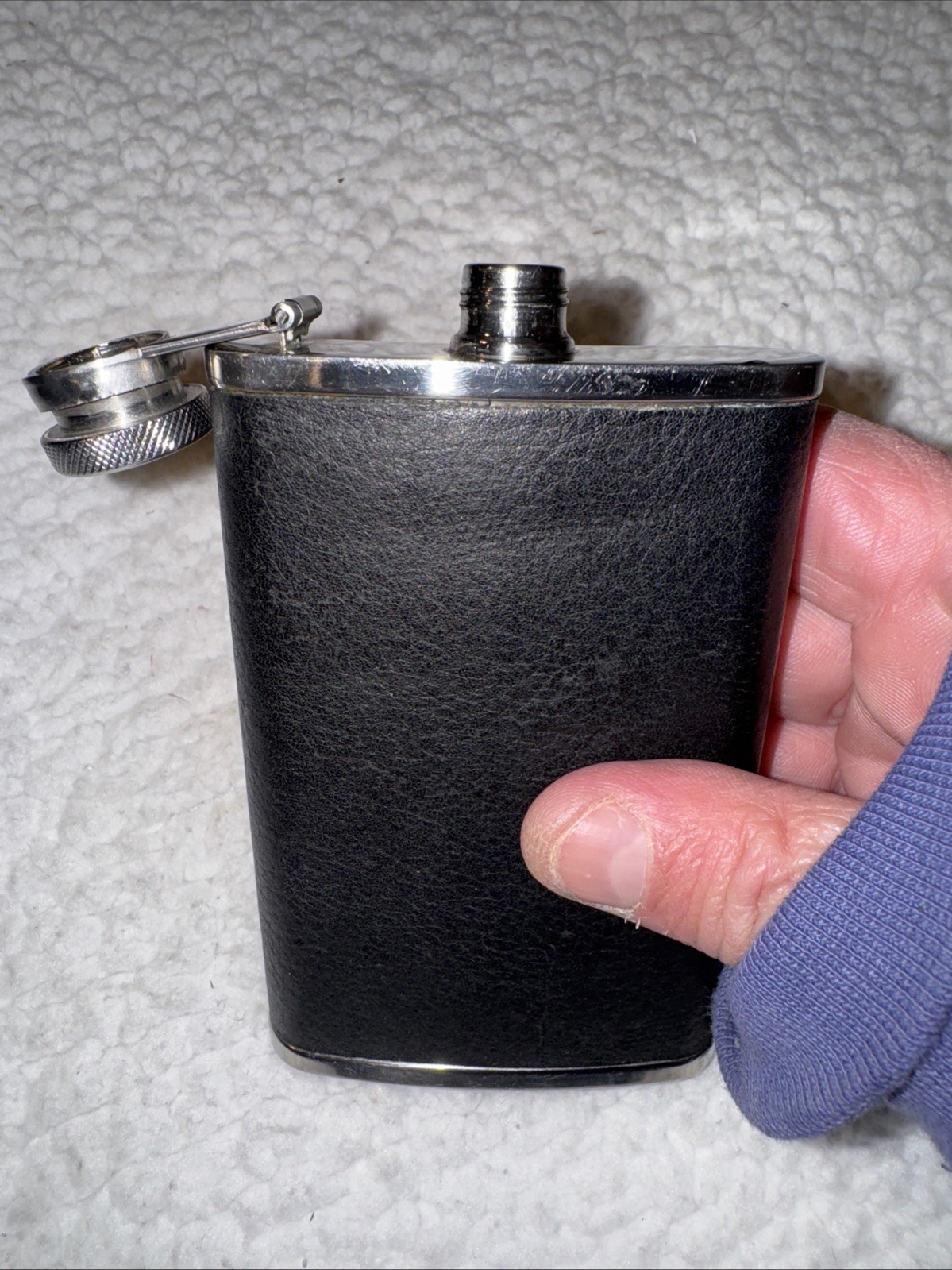 Wilsons Leather Wrapped Flask. Black Stainless Steel 18-8 3 1/2oz VG Con.