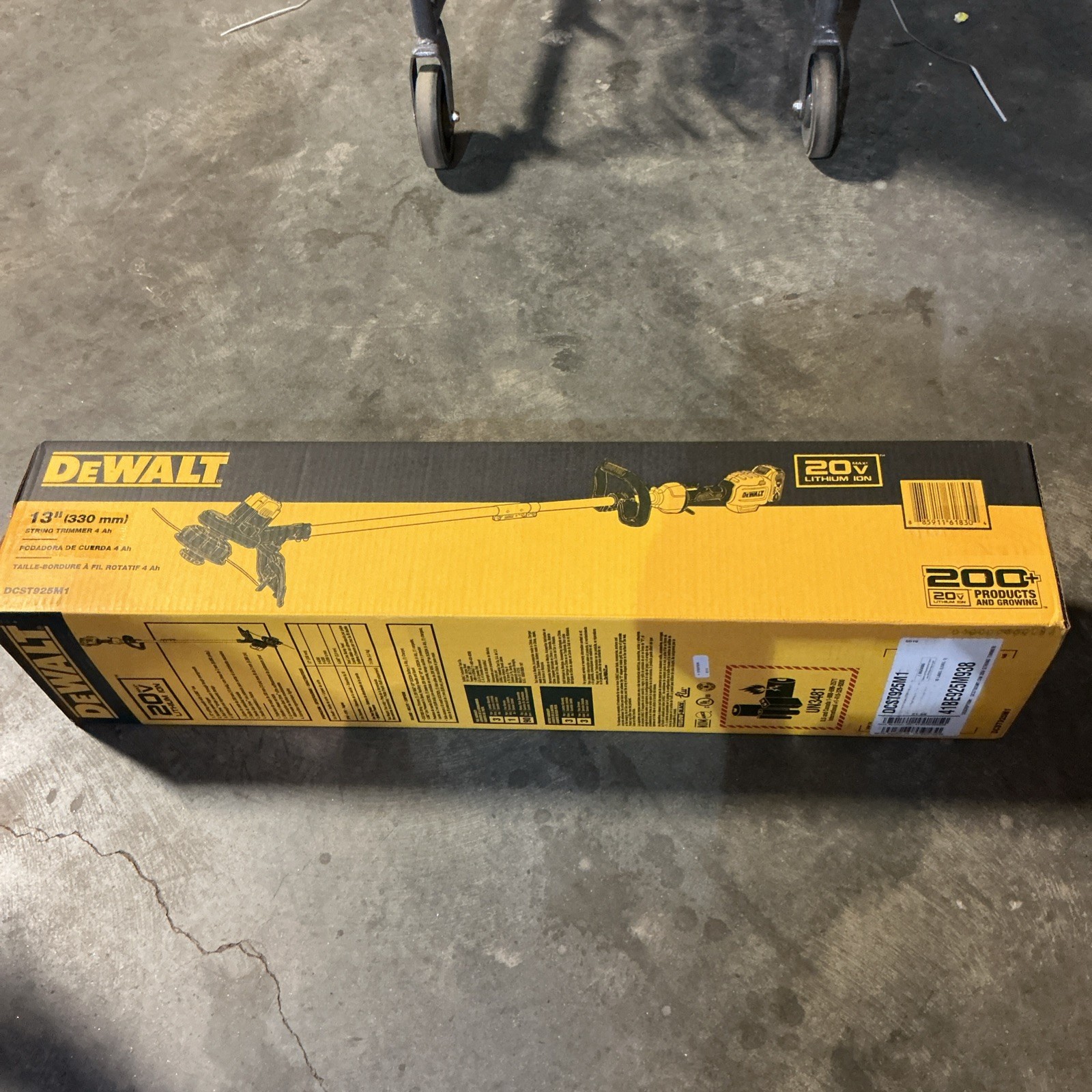 DEWALT 20V MAX 13″ String Trimmer DCST925M1 w/ 4.0 Ah Battery & Charger