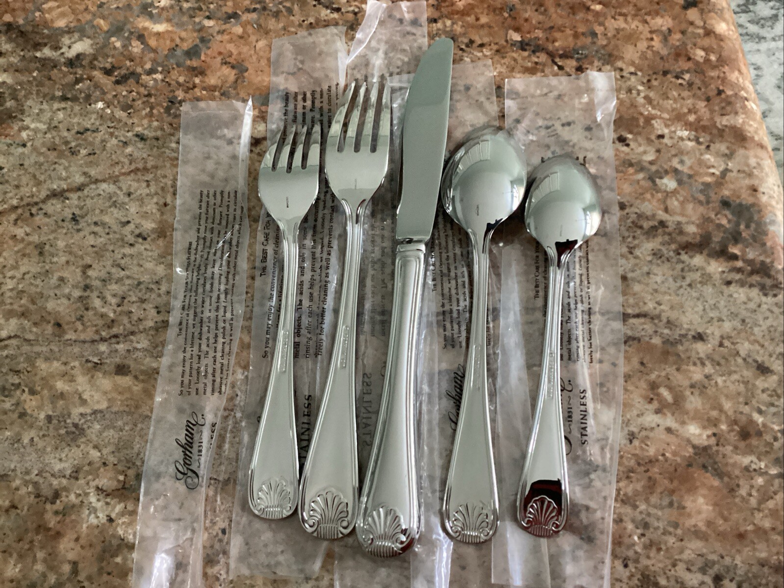 Gorham SHELL Stainless 5 Piece Place Setting (s) Unused 18/8 Flatware Vietnam
