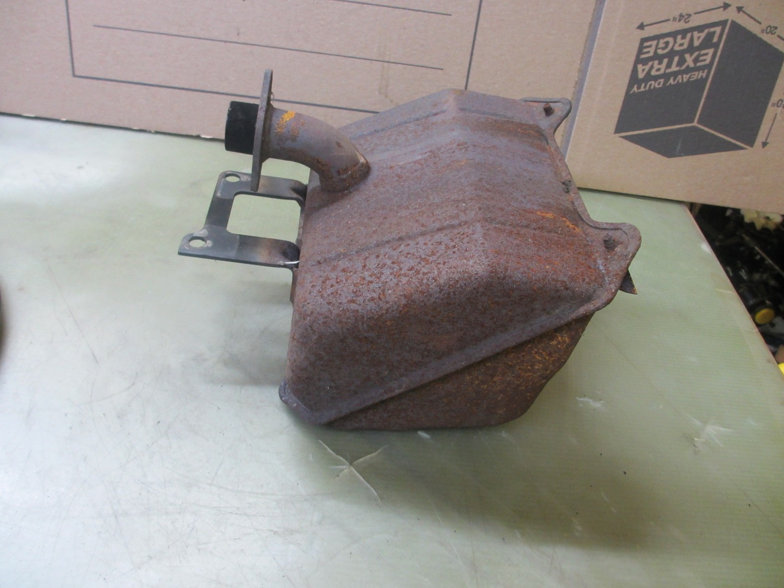 JOHN DEERE GT275 MUFFLER AM115077 FC540V KAWASAKI ENGINE GT262 LX186