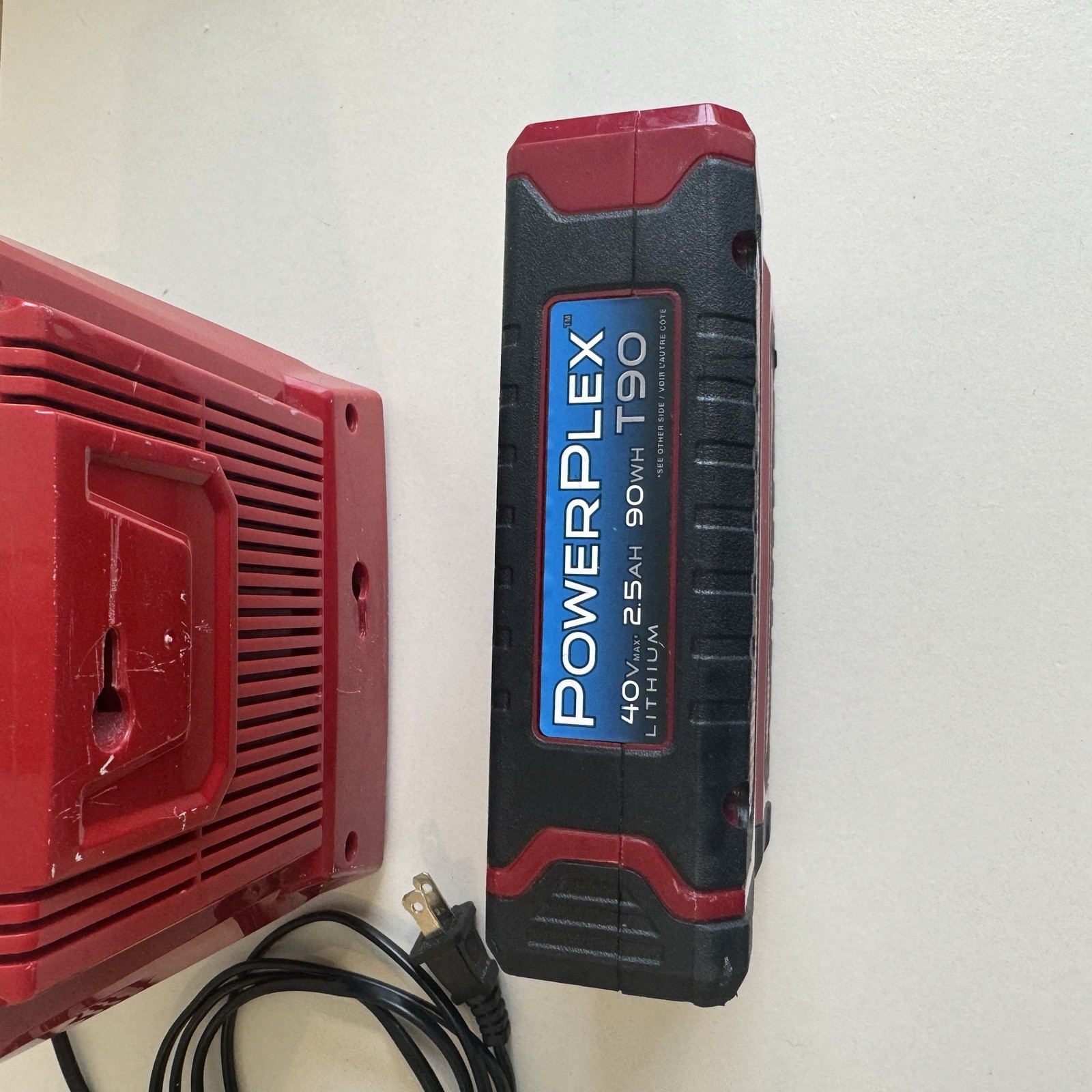 Toro PowerPlex 40V MAX 2.5Ah T90 Battery 88540 & Charger 88542 OEM Used