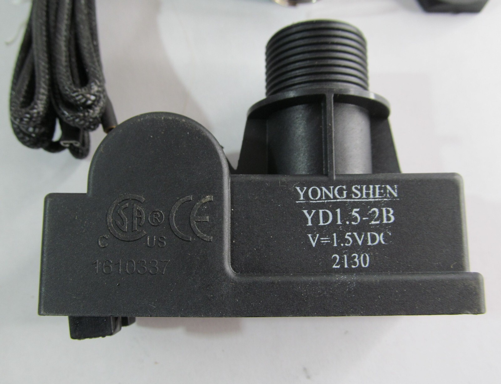 NEW YD1.5-2B UNIVERSAL PUSH-BUTTON SPARK GENERATOR/ GAS IGNITER 2-OUTPUT 1.5V AA