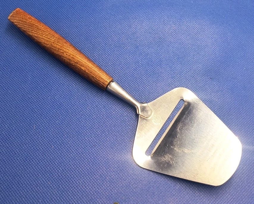 Karlsson & Nilsson KN cheese plane Sweden wood/stainless