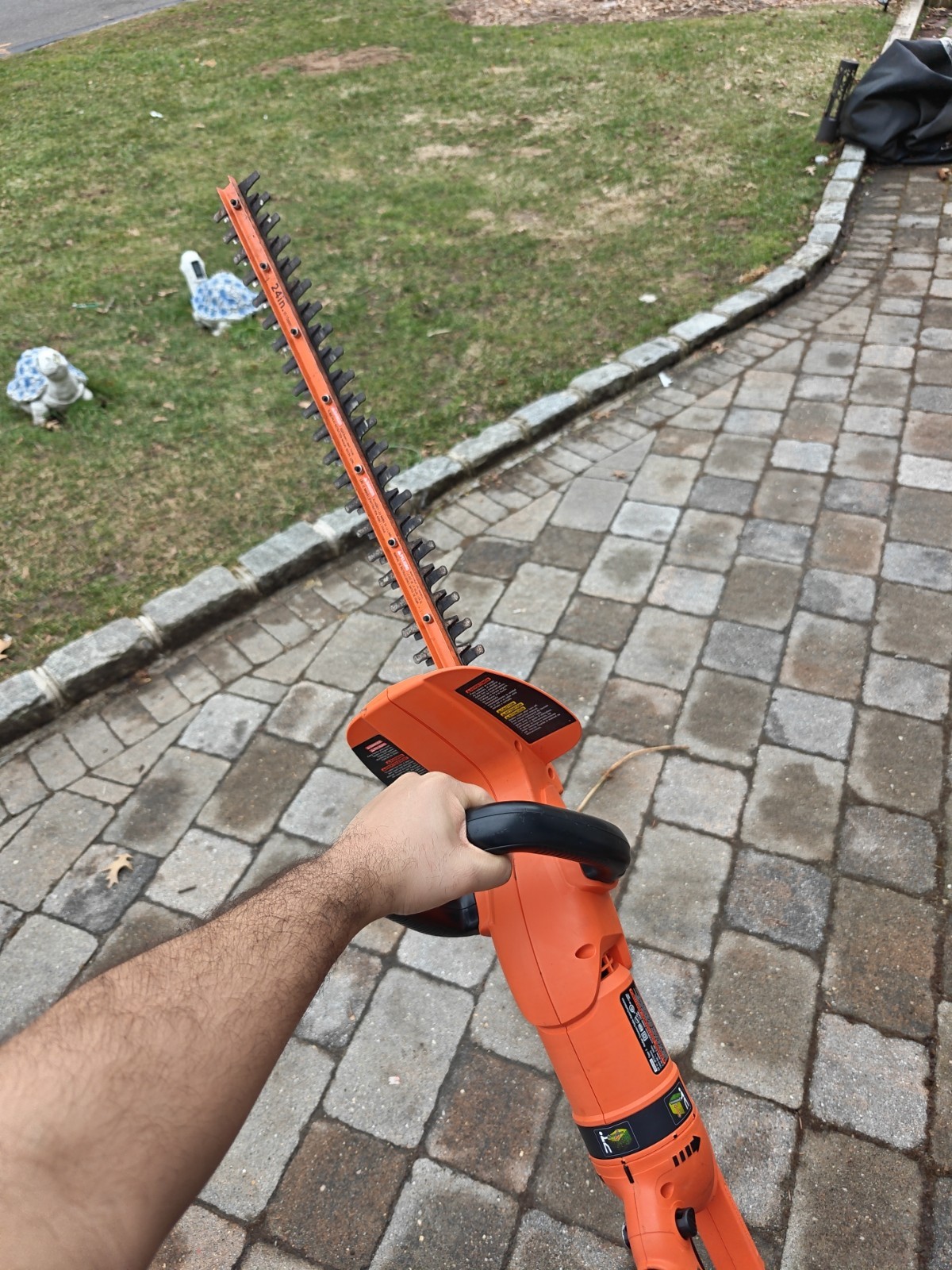 BLACK+DECKER BEHT350 22in Electric Hedge Trimmer