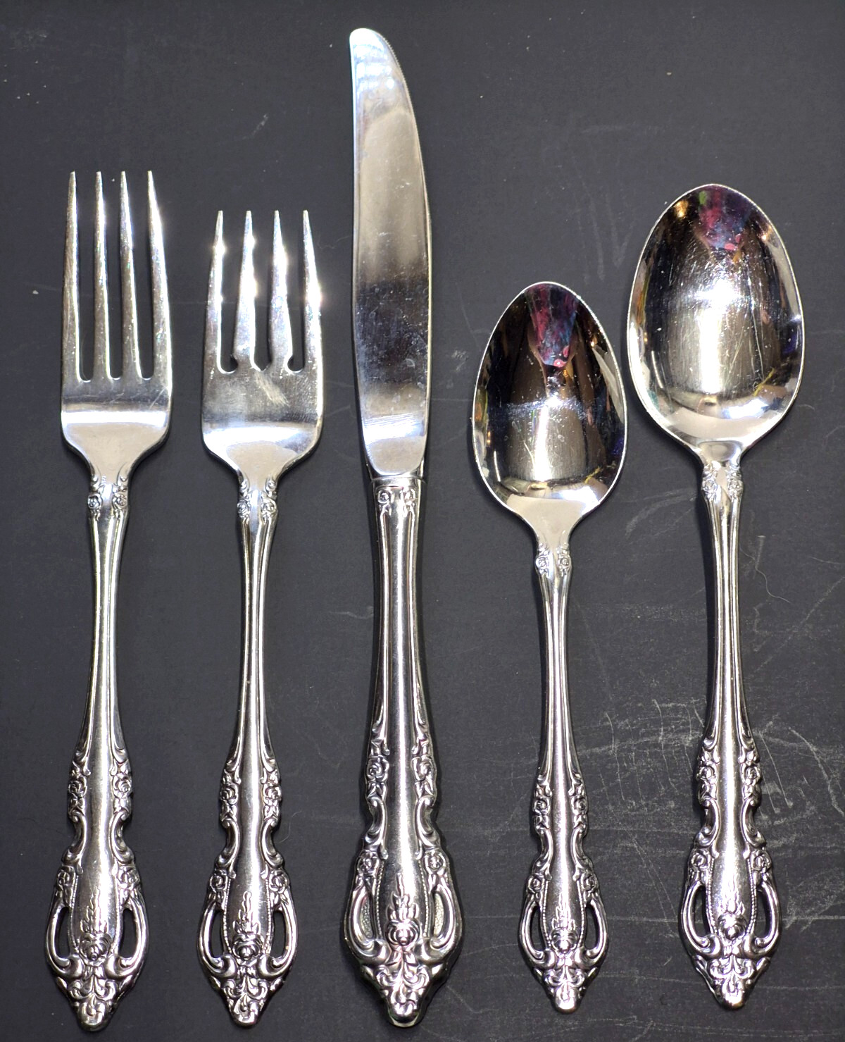 Vintage Oneida Community Brahms Flatware 144 Pieces See Description For List