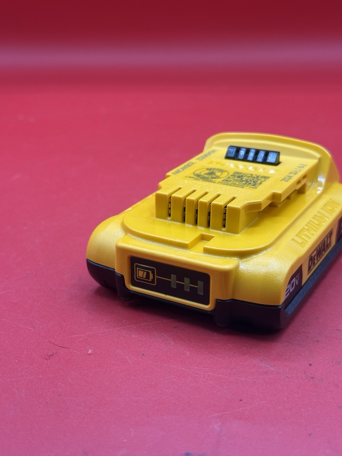 20v Max 2.0Ah Dewalt Li-Ion Battery 20 volt DCB203 Genuine Factory OEM
