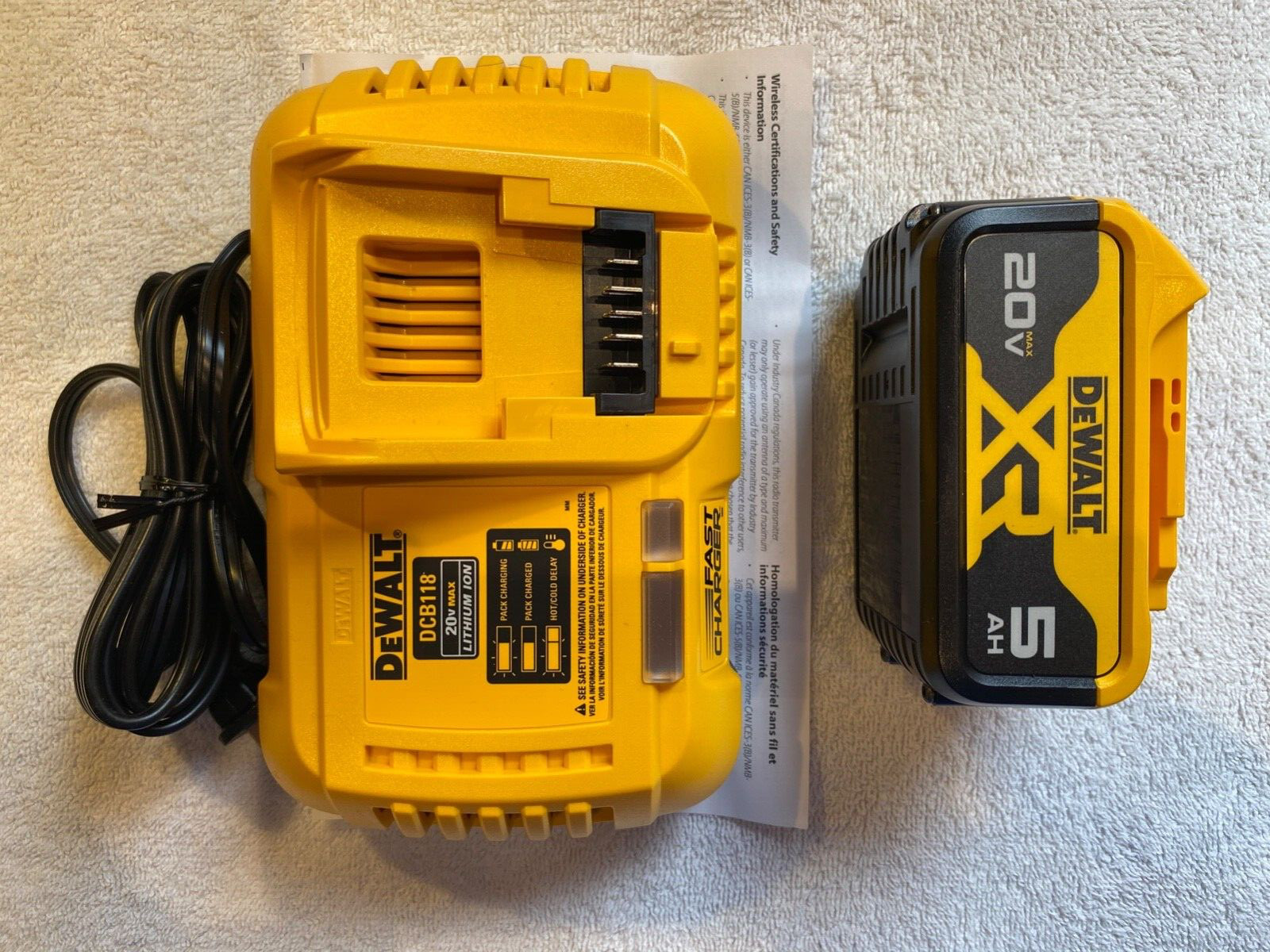 New Dewalt DCB118 20V Max Fast Charger & DCB205 20V MAX XR 5.0Ah Battery 20 Volt