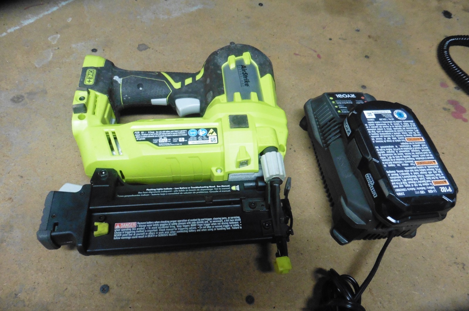 Ryobi P320 18V Cordless 18 Gauge Brad Nailer Kit w/Battery & Charger 4AH P197