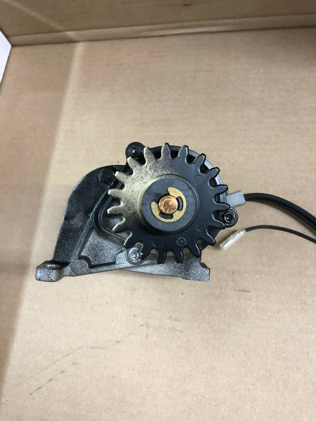 Genuine New Briggs & Stratton Starter #795092