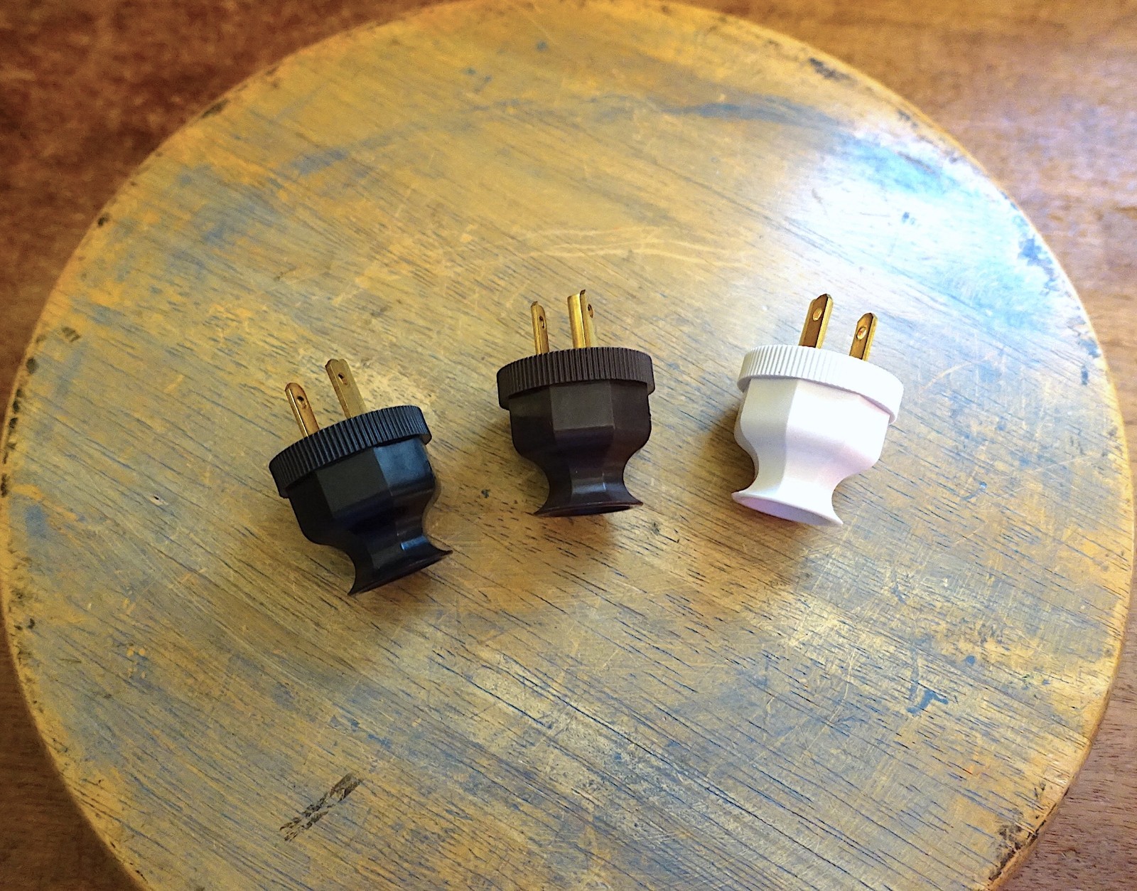 3 Prong Antique Replica Electrical Plug – Grounded long neck decagon design