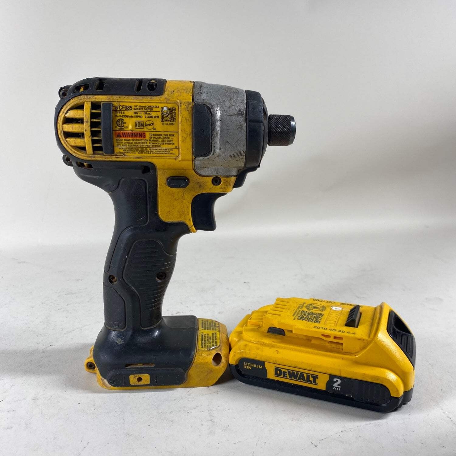 DeWalt DCF885 20V MAX 1/4″ Cordless Impact Driver