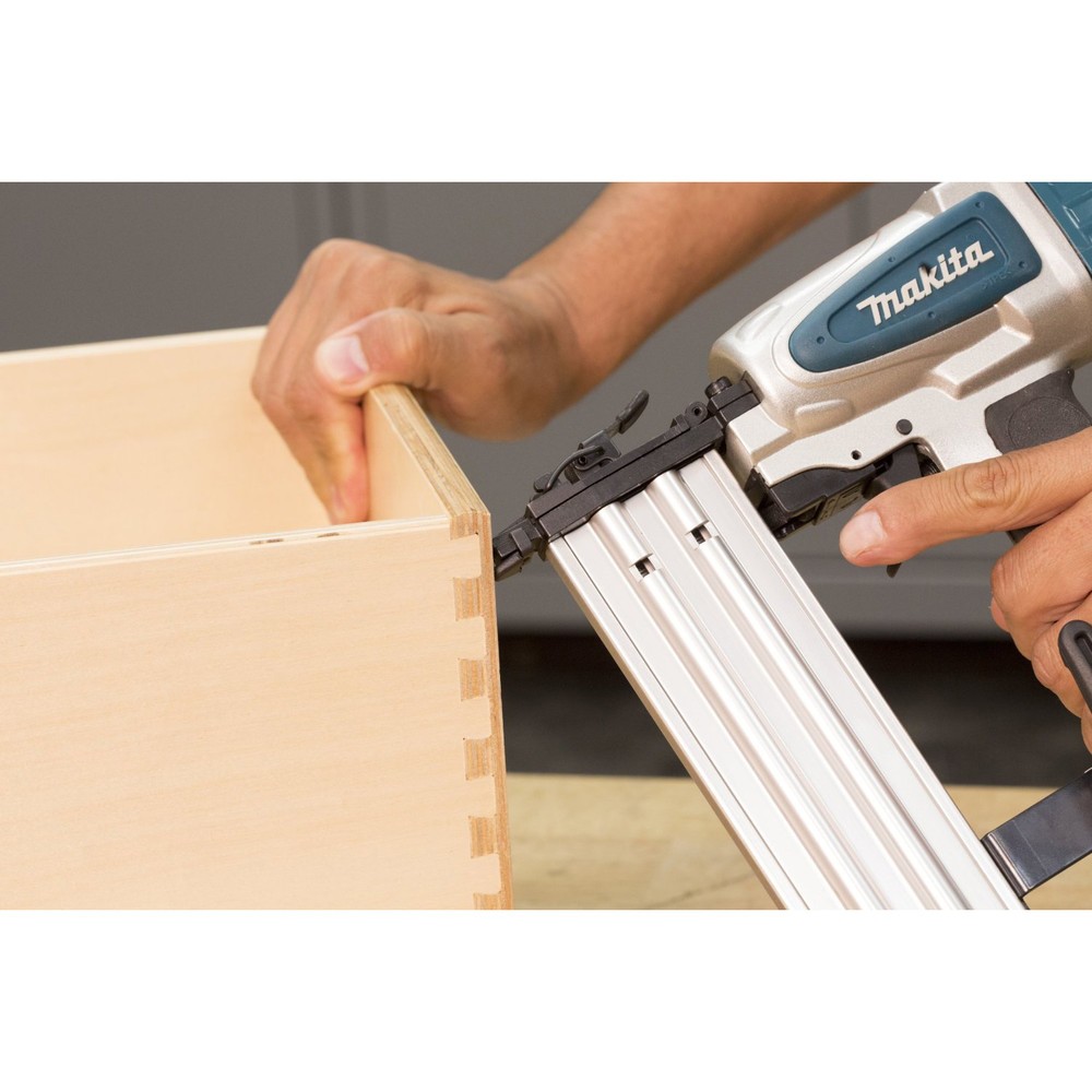 Makita AF505N-R 18 Gauge 2 in. Brad Nailer Kit Certified Refurbished