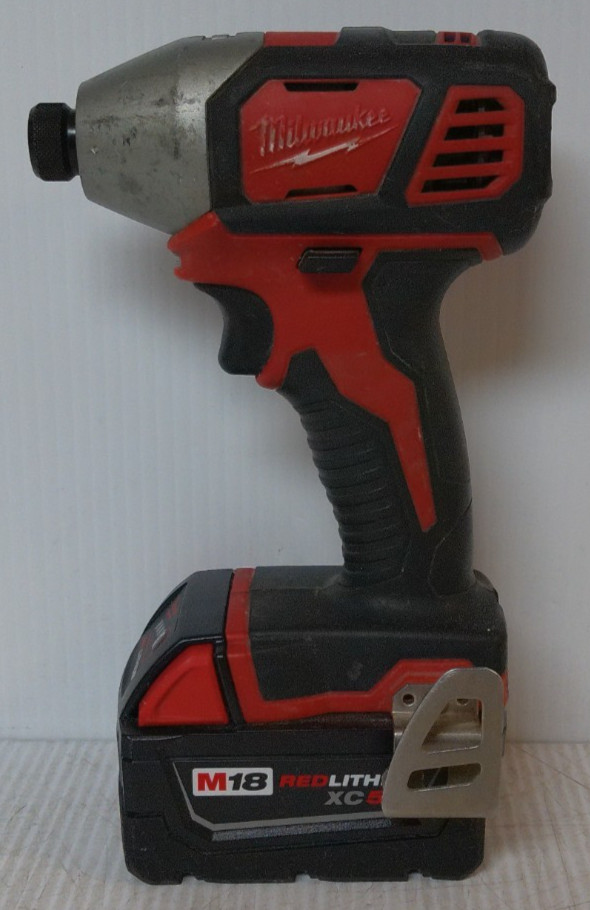(MA1) Milwaukee M18 2656-20 18V 1/4″ Cordless Hex Impact Driver & 5Ah Battery