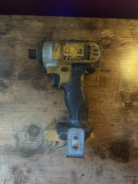 New Dewalt DCF885 20 Volt 20V Max Lithium Ion 1/4” Impact Driver Li-ion DCF885B