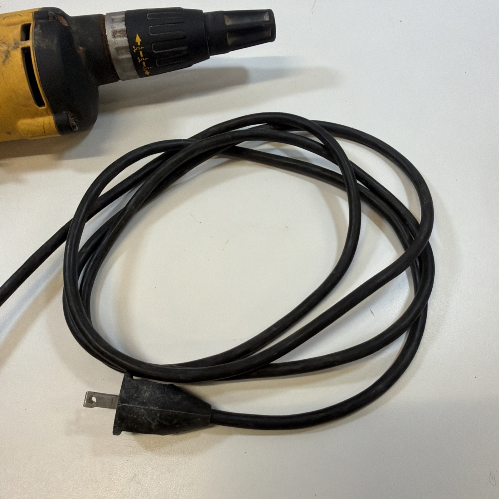 DeWalt DW251 VSR Drywall Screwdriver Corded 120V 6A 4000 RPM Screw Gun