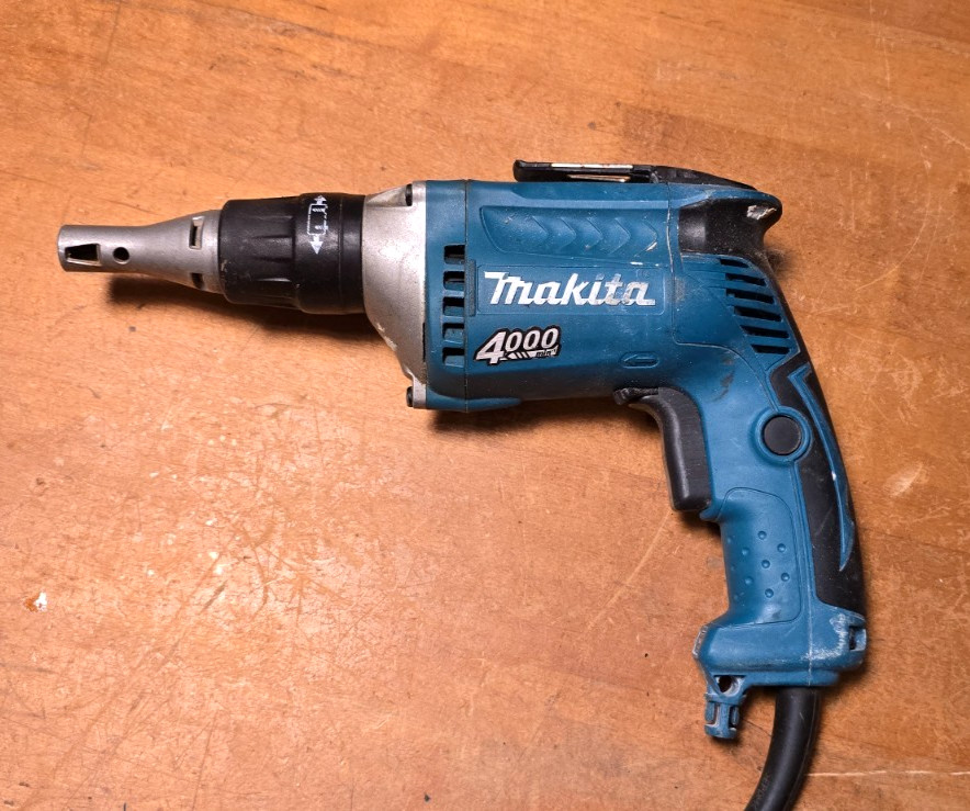 Makita FS4200 Drywall Screwdriver 4000 RPM Corded Screw Gun Tested Working