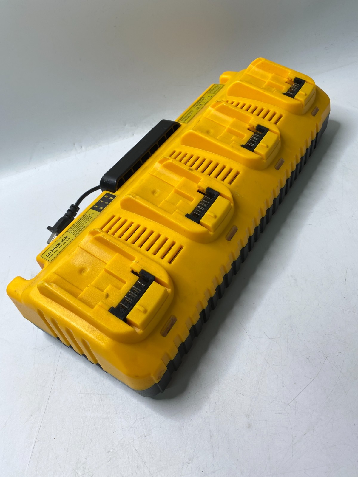 Lot of 8 FOR DEWALT 20V 12.0 AH Lithium-Ion Batteries W/ Quad Charger