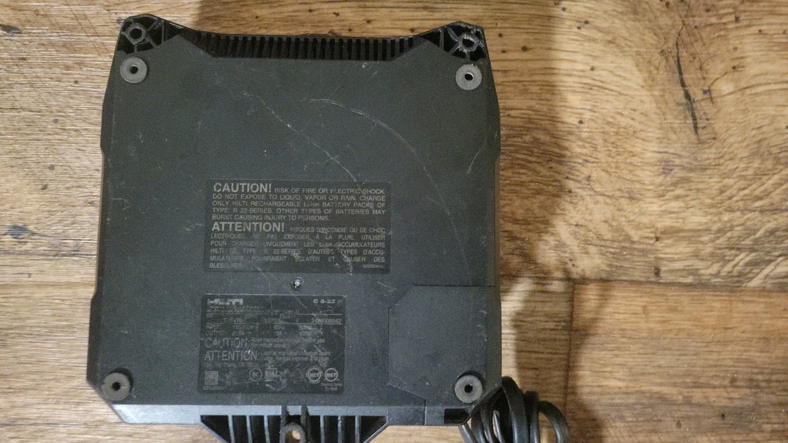 HILTI C 8-22 Nuron Charger & HILTI B 22-255 12AH BATTERY B 22-255 Li-ion