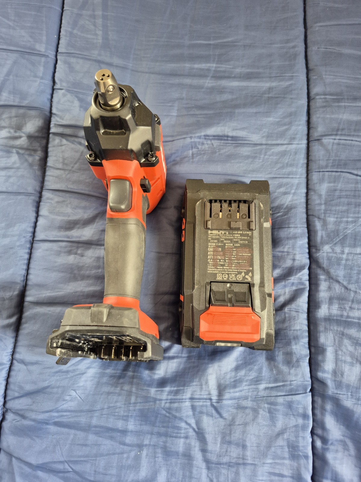 Hilti SIW 4AT-22 22V Impact Driver Kit w/ 2.6Ah Li-Ion Battery & Charger