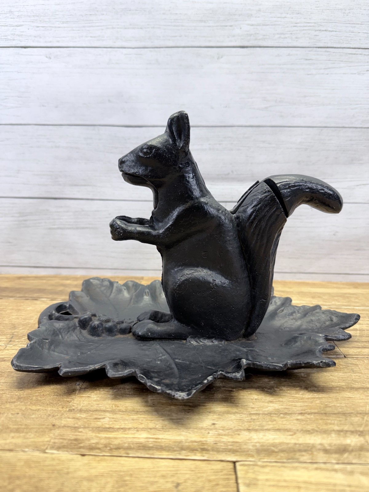 Vtg 7″ Cast Aluminum Squirrel Nutcracker Leaf Tray Nut Dish 1970s Fall Figure