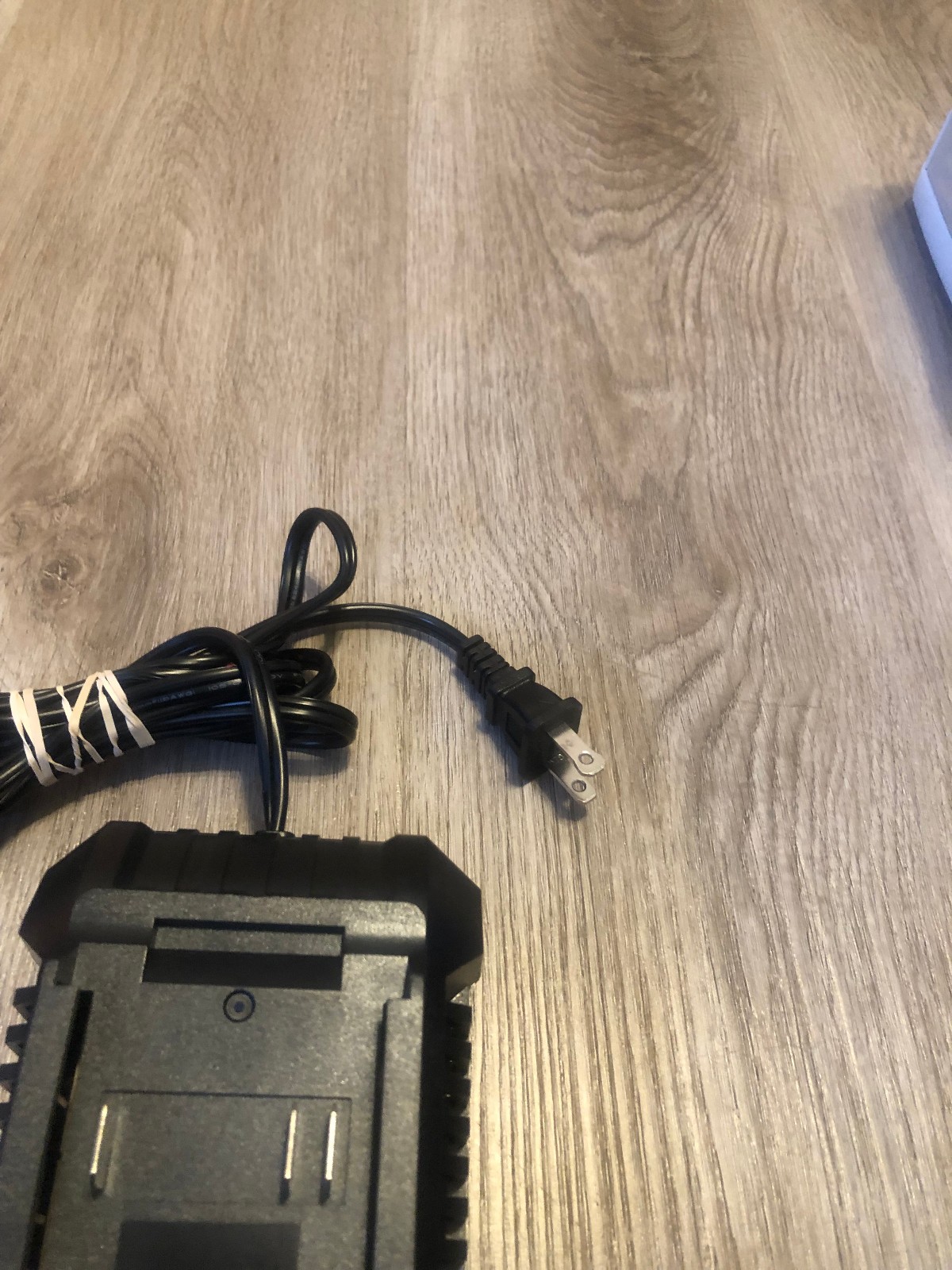 Class 2 Battery Charger Model EA048-2150-180024DU Tested Working 21.5V TESTED
