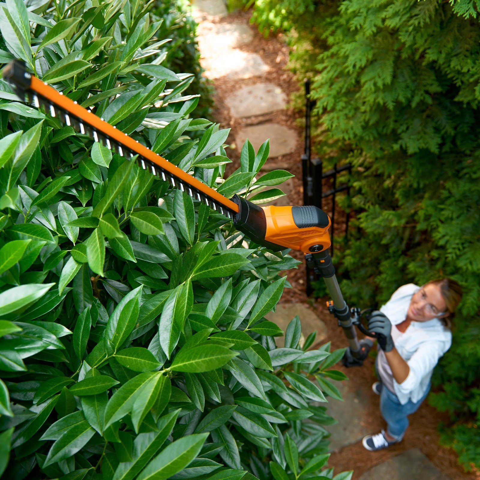 WORX WG252 Cordless 20V 2-in-1 Hedge Trimmer w/ Attachment Capabilities