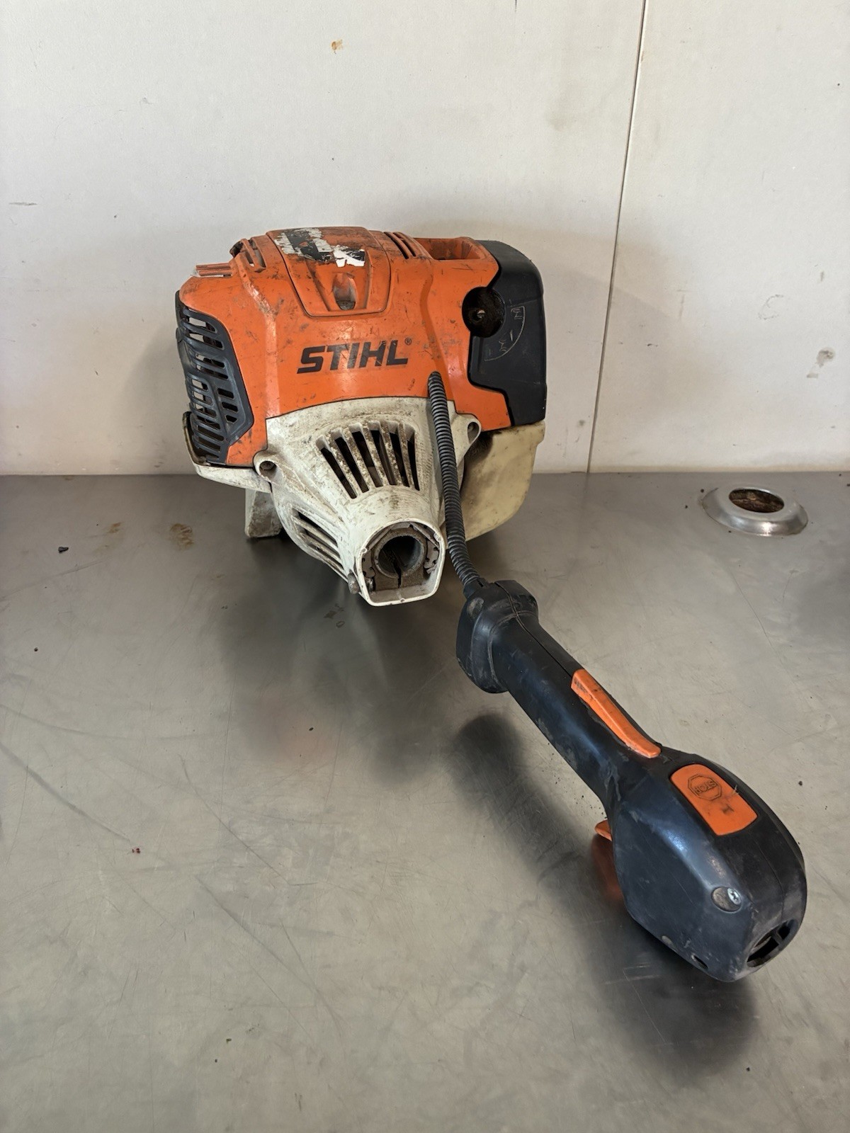 STIHL FS91R String Trimmer Engine And Throttle Assembly. RUNS READ DESCRIPTION