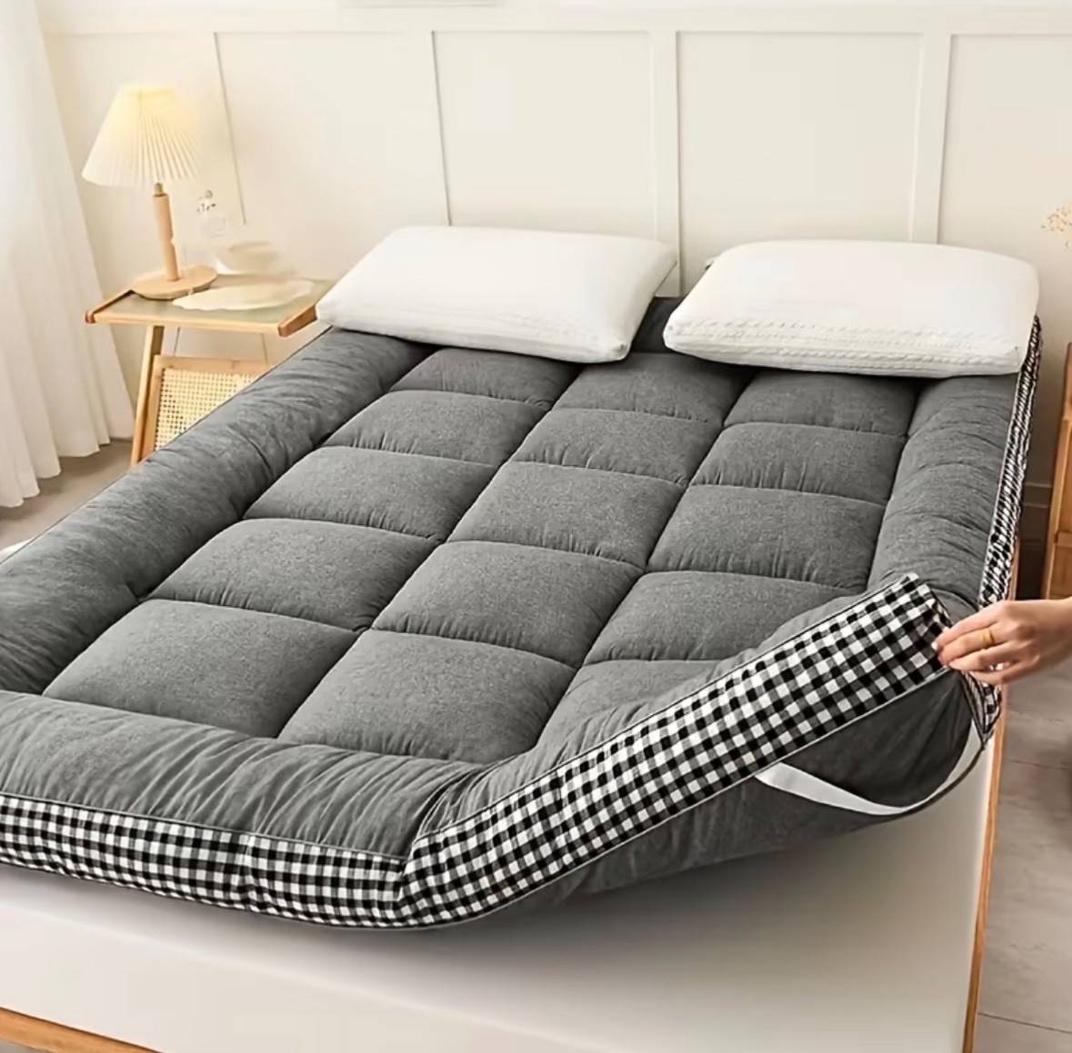 Portable Rollable Tatami Futon Mattress, Ideal for Floor Sleeping, Guest Beds