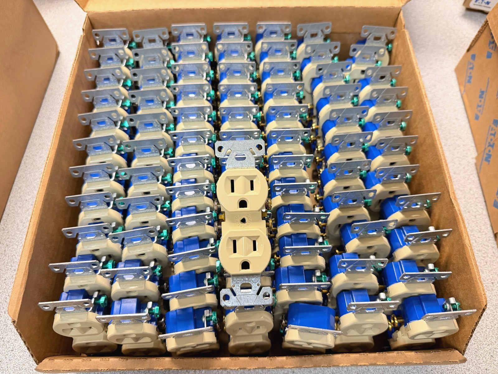 80 NEW Eaton 270V Ivory 15A Duplex Outlet Receptacles 5-15R 125V LOT Made in USA
