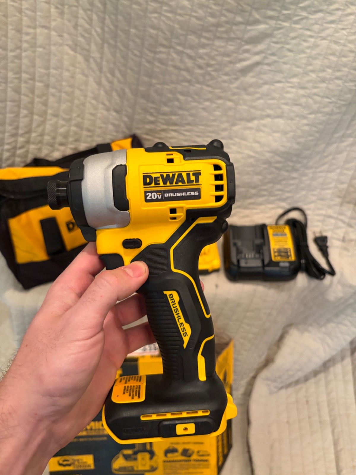 DEWALT Atomic 20V Max Lithium-Ion Brushless Compact 1/4 in. Impact Driver Kit