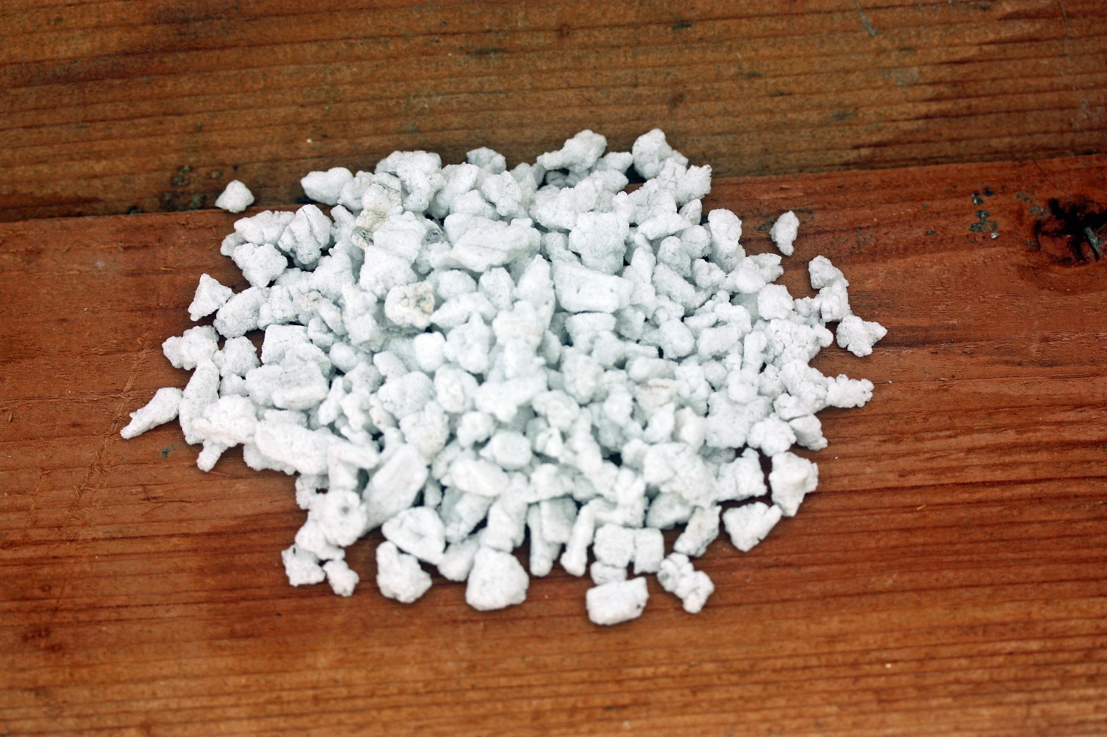 Perlite Coarse Size 3, Larger Volume 2 –4 Gal, Seed Starting, Hydroponics, Mixes