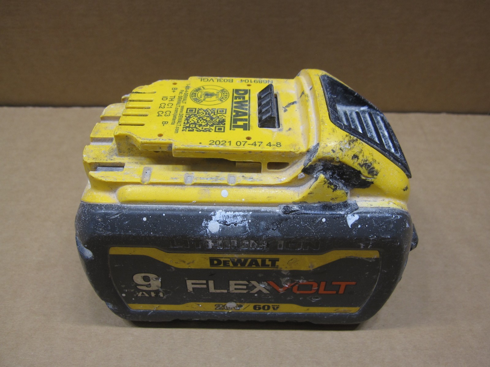 DEWALT 9AH DCB609 Flex Volt BATTERY FOR PARTS OR REPAIR ONLY
