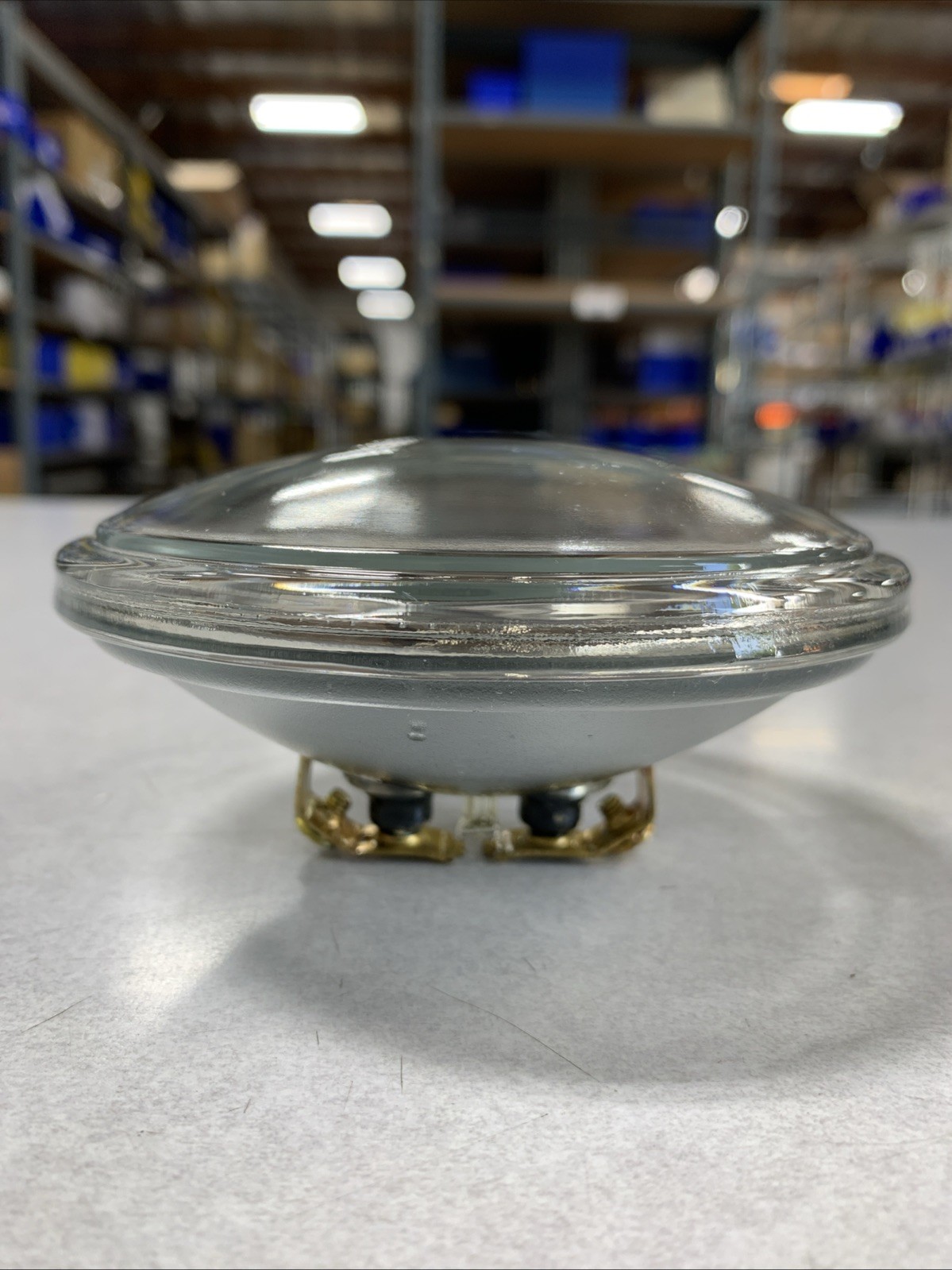 4313 – Volts: 13V, Watts: 250W, Sealed Beam