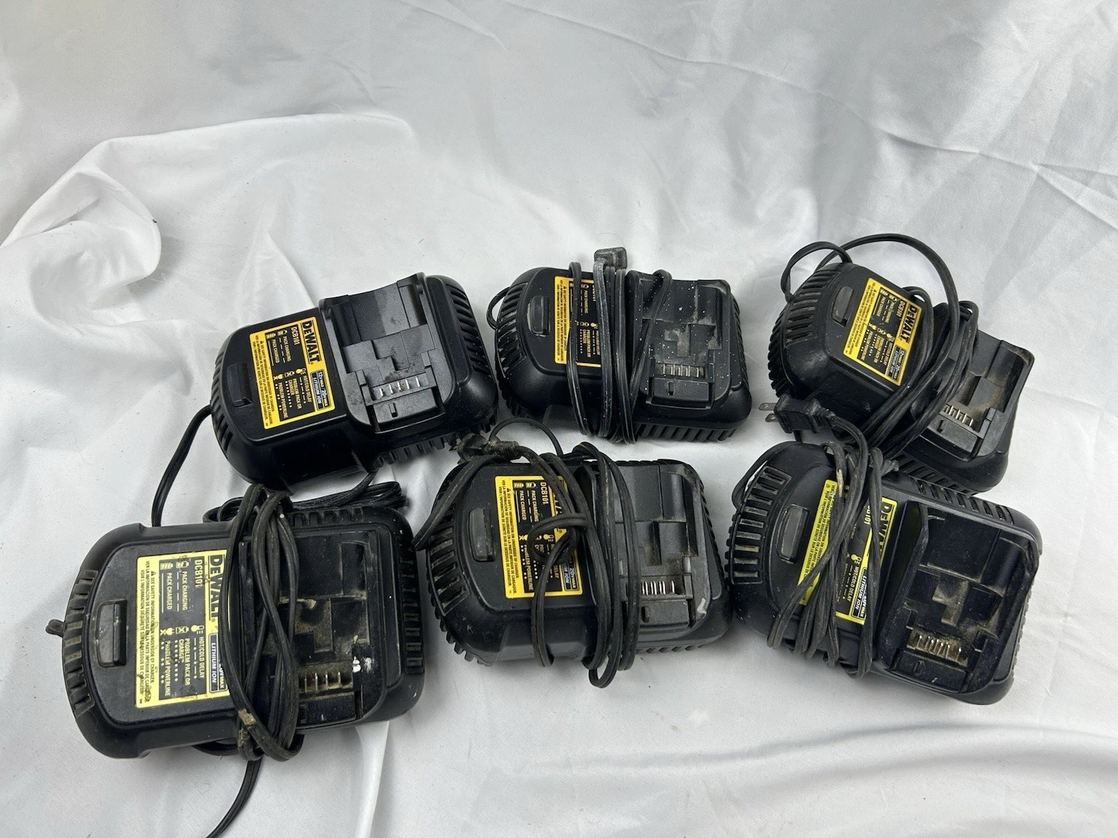 DeWalt DCB101 12V MAX – 20V MAX Li-Ion Battery Charger One charger Per Order