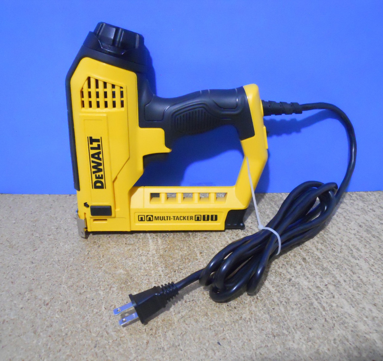 DeWALT DWHT75021 Heavy Duty 5 in 1 Electric Multi-Tacker Staple Gun Brad Nailer