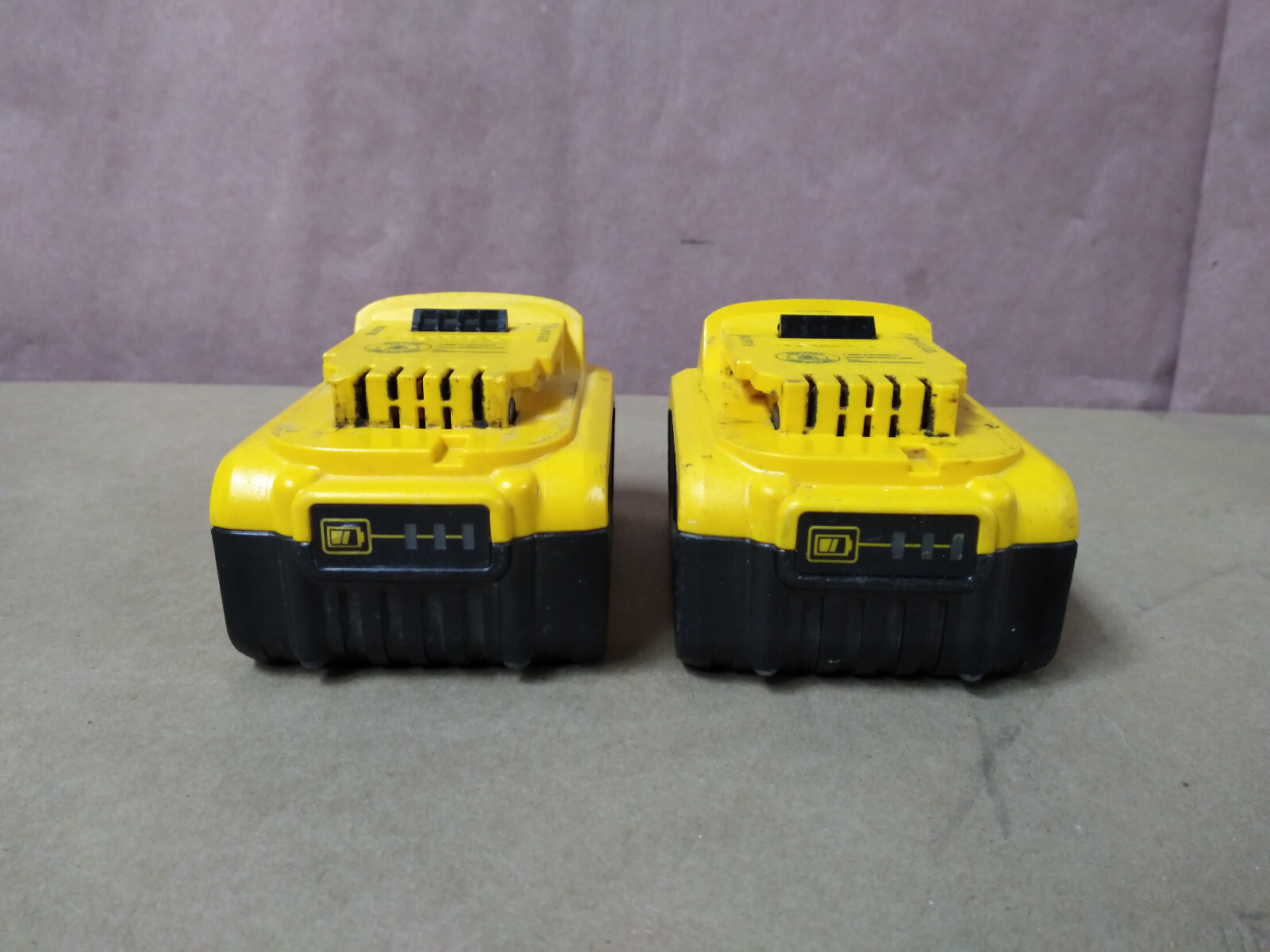 2Pack Dewalt DCB205 20V MAX XR 5.0 Ah Compact Power Tool Battery #108 S3