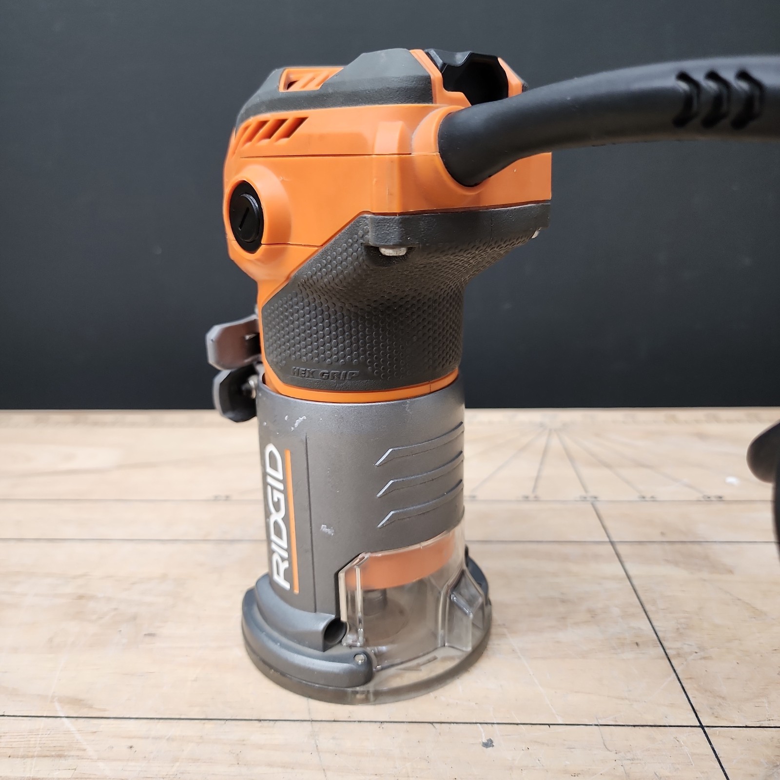 READ DESCRIPTION RIDGID 5.5 AMP Compact Fixed-Base Corded Router R24012