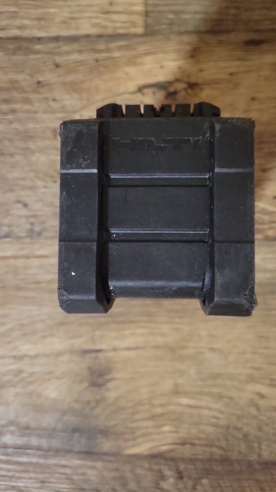 HILTI C 8-22 Nuron Charger & HILTI B 22-255 12AH BATTERY B 22-255 Li-ion