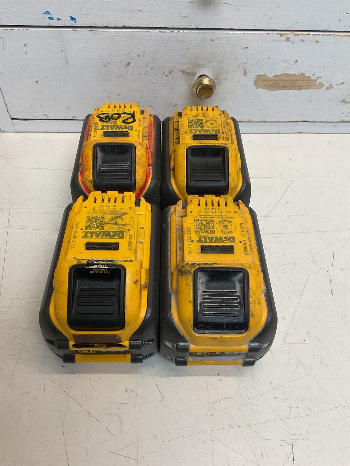 DeWalt DCB609 (4x) 9ah Lithium-Ion Flexvolt Battery 20/60v ***PARTS OR REPAIR***