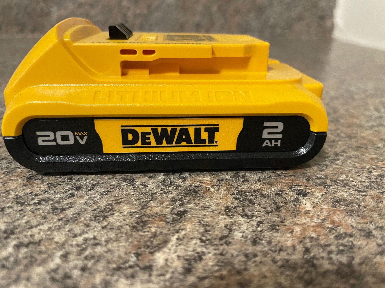 New Dewalt DCB203 20V Max Battery 2.0Ah Lithium Ion Li-Ion 20 Volt