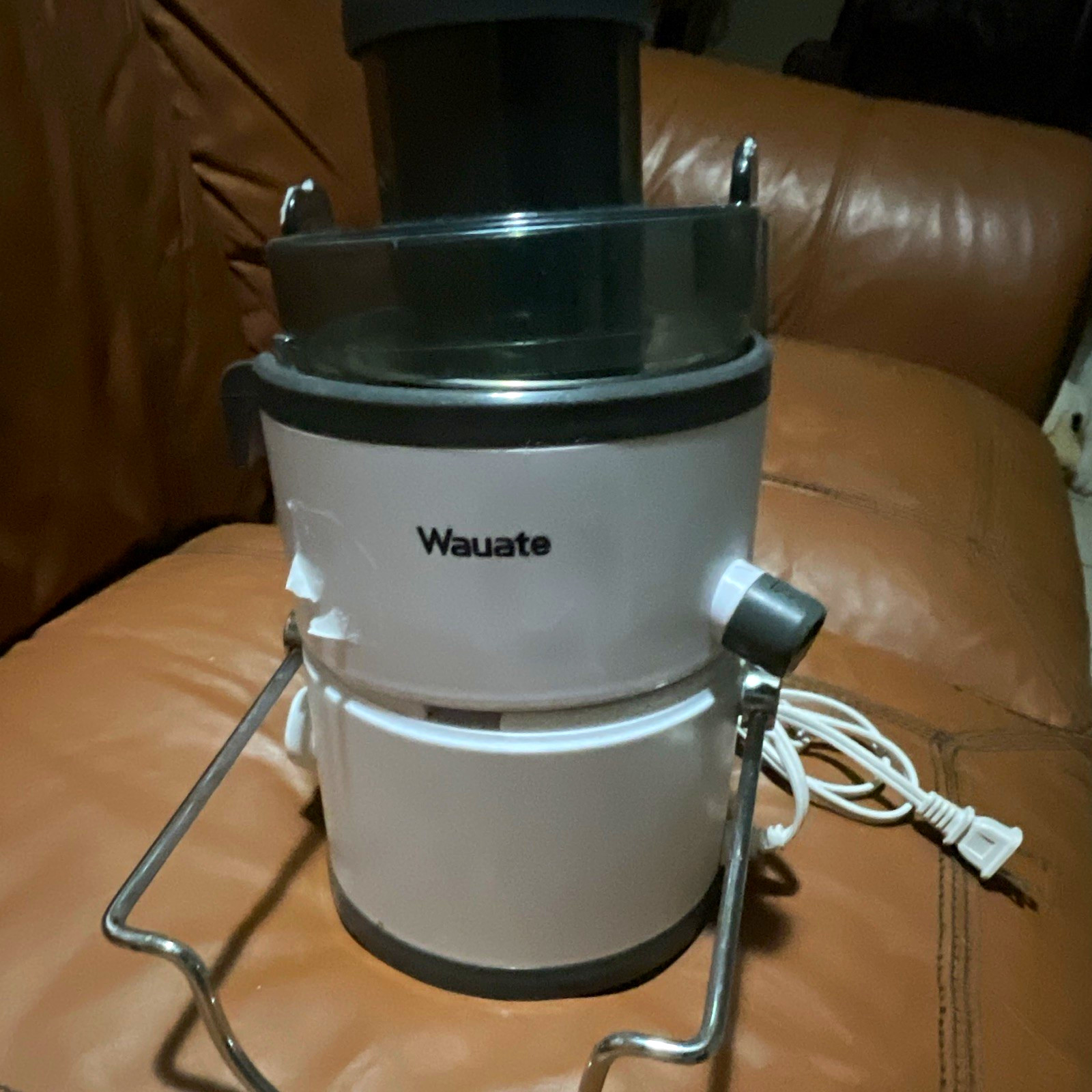 Wauate 800W Centrifugal Juicer 2-Speed White/Black w Pusher & Containers